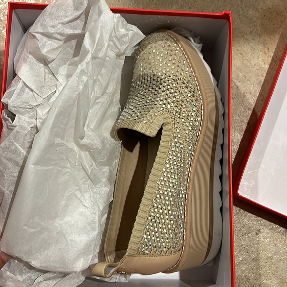 Rhinestone Embellished Platform Shoes - Picture 3 of 8